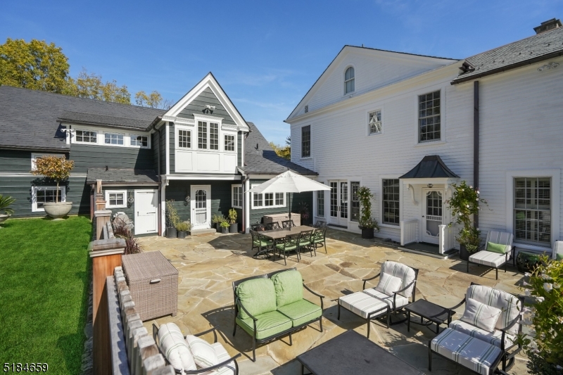 1/2 Mile to Town - Residential