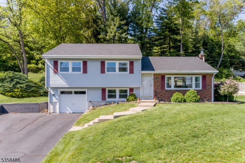 7 Maplewood Rd