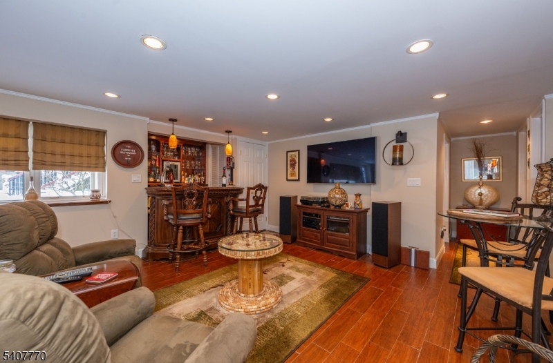 HIGH BREEZE - Residential