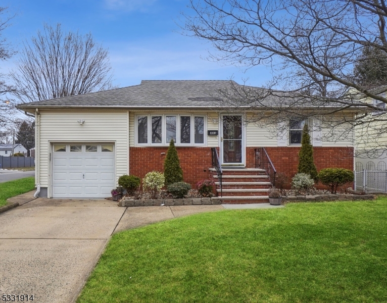 444 LIVINGSTON ROAD