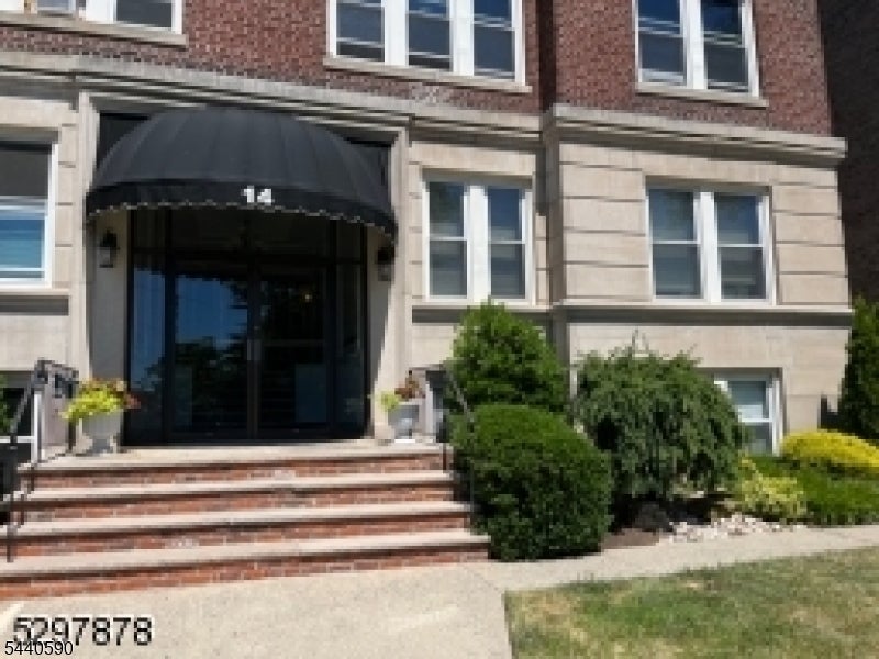 14 Forest St 207 - Photo 3