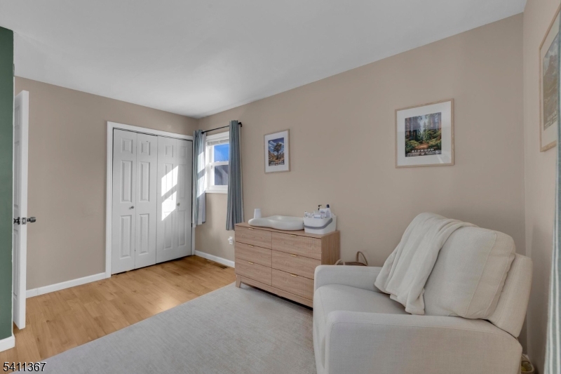 Barry Lakes - Residential