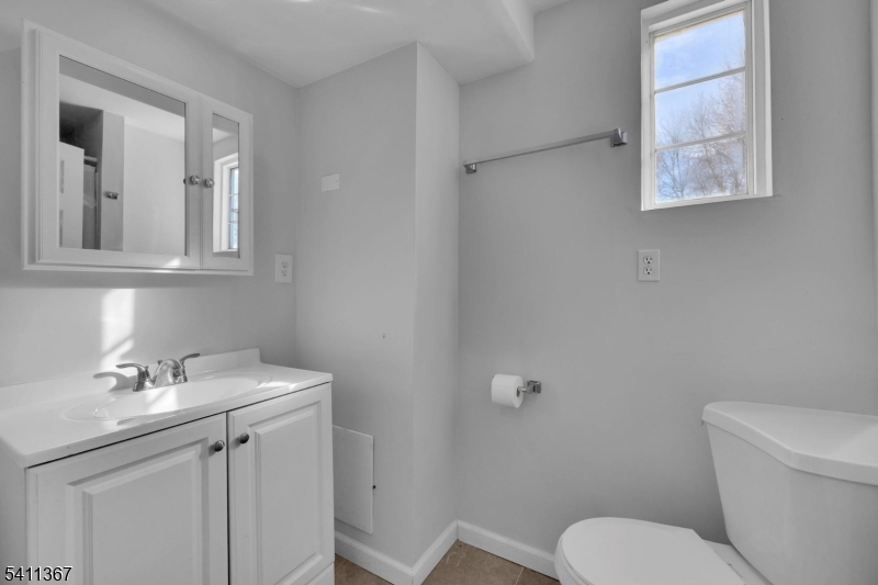 Barry Lakes - Residential