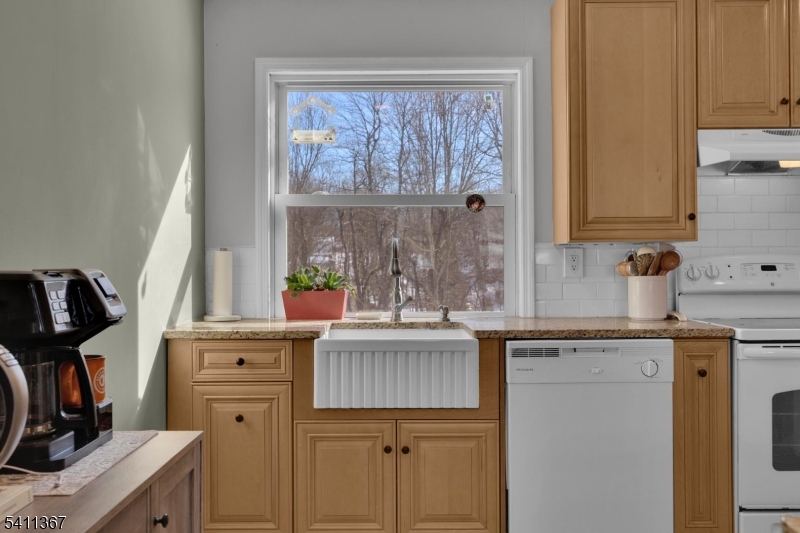 Barry Lakes - Residential