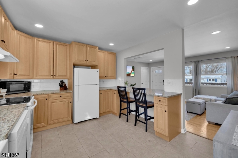 Barry Lakes - Residential