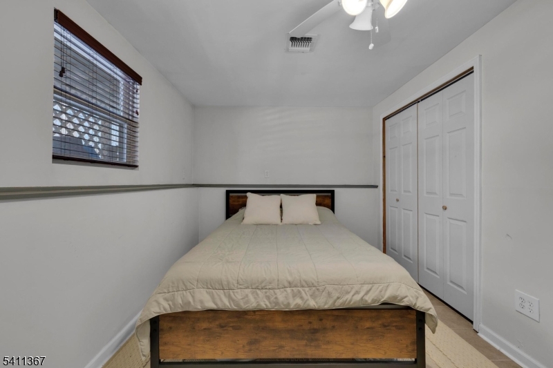 Barry Lakes - Residential