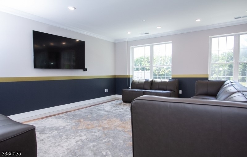 FOX CREST - Residential