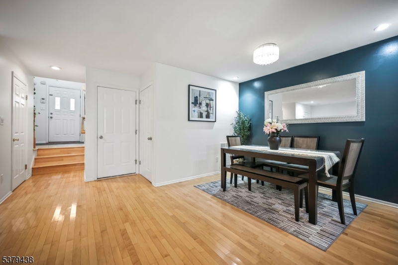 Montgomery Hills - Residential