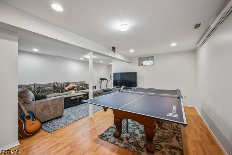 Montgomery Hills - Residential