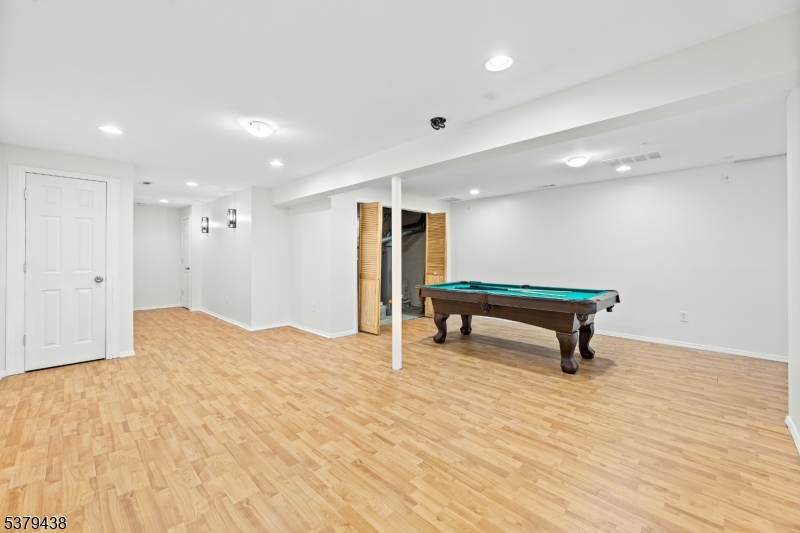 Montgomery Hills - Residential