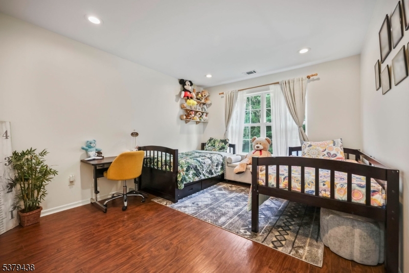 Montgomery Hills - Residential