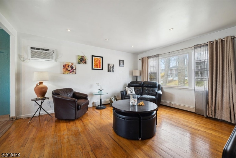 Elba Point - Residential