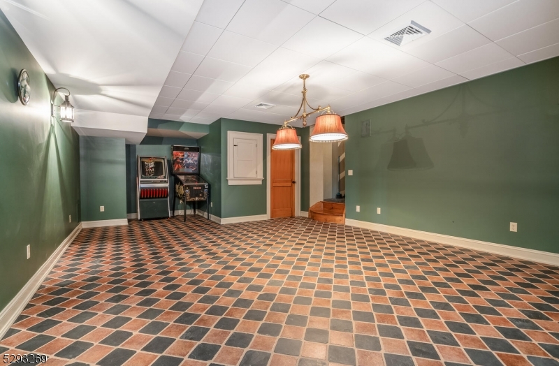 CUSHETUNK MOUNTAIN - Residential