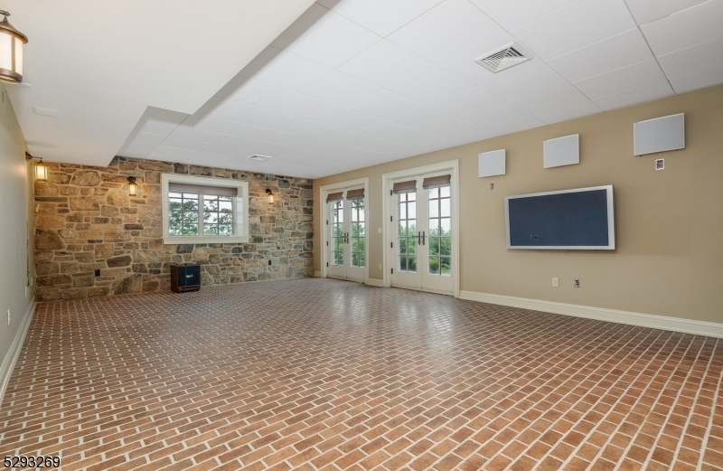 CUSHETUNK MOUNTAIN - Residential