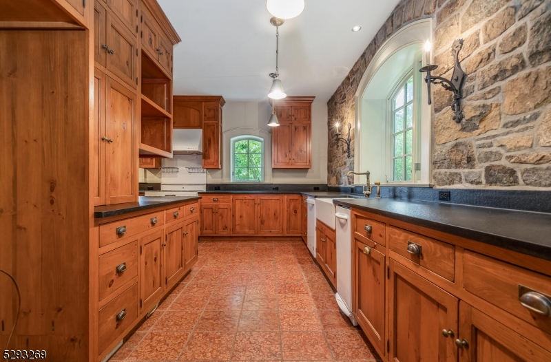 CUSHETUNK MOUNTAIN - Residential