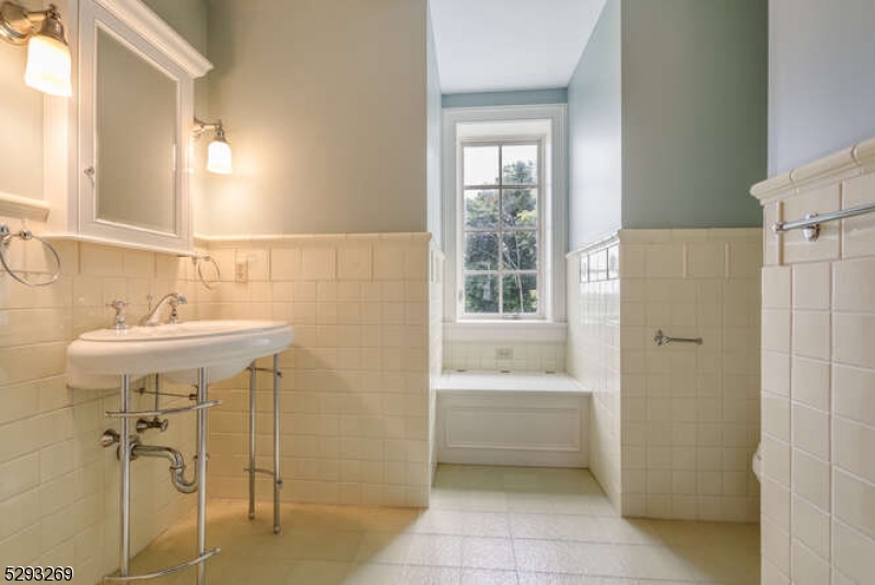 CUSHETUNK MOUNTAIN - Residential