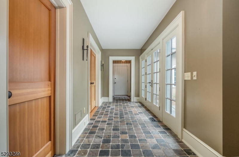 CUSHETUNK MOUNTAIN - Residential