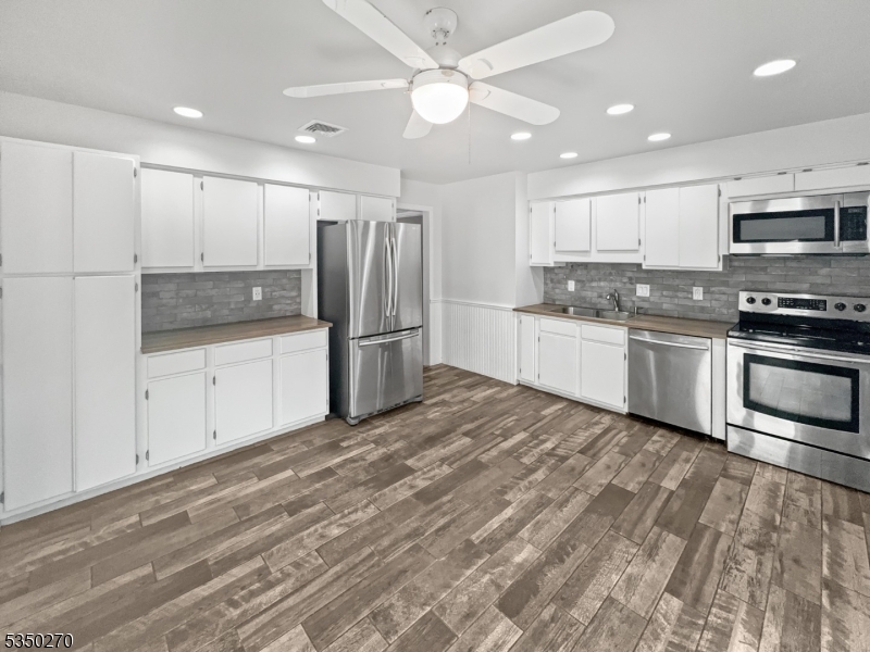 CEDAR RDG HOMES - Residential