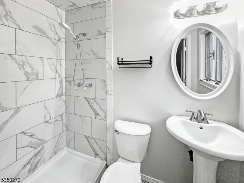 CEDAR RDG HOMES - Residential