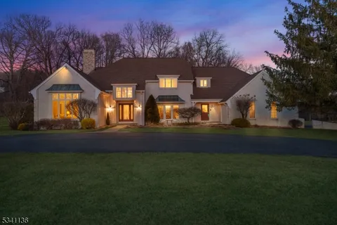 17 Beacon Hill Dr, Chester Twp., NJ 07930 - MLS#: 3949024