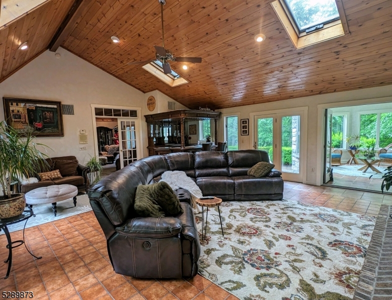 Photo 3 of 18 of 120 Miller Rd house