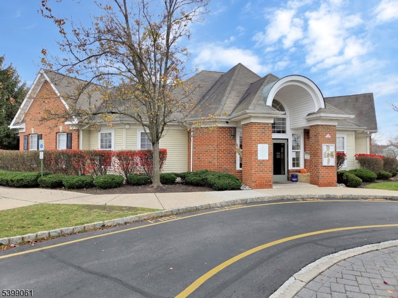 TRADITIONS - Residential