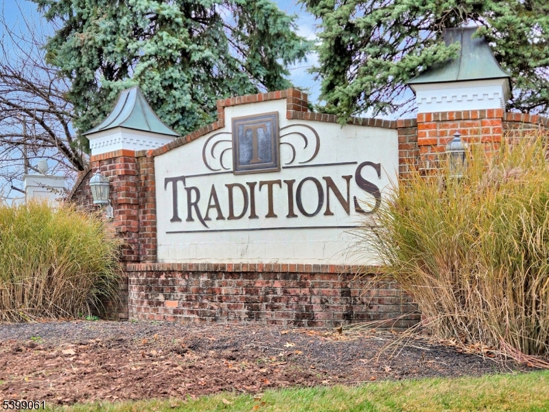 TRADITIONS - Residential