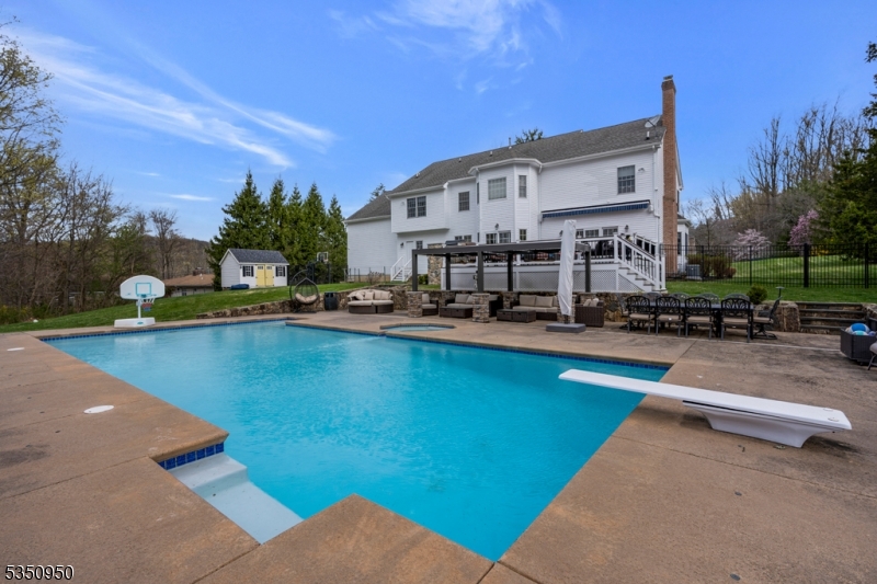 3 Dogwood Dr