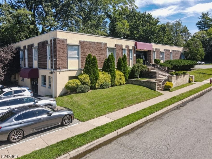 Located at 111 Galway Place in Teaneck, NJ, this expansive office/flex building offers a strategic and high-traffic location, making it ideal for businesses seeking maximum exposure. With versatile space, high ceilings, and easy access to major highways, it suits a range of industries and development projects. Explore the limitless possibilities in this vibrant community and secure your vision at 111 Galway Place today. L1 zoning.