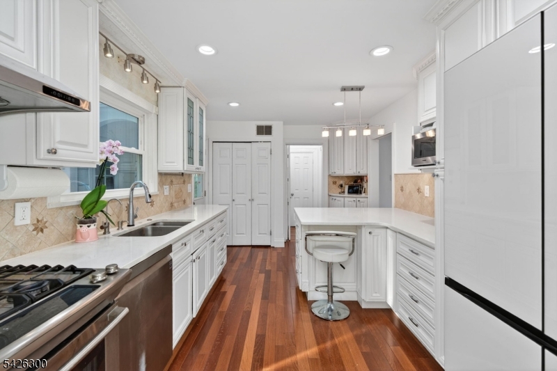Knollwood - Residential
