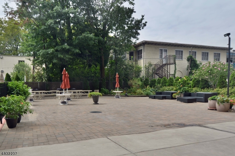 Carlton Towers - Residential