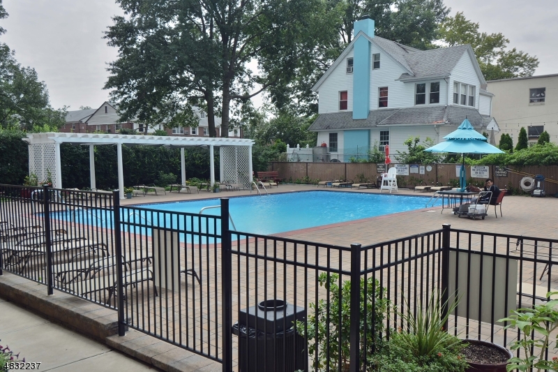 Carlton Towers - Residential