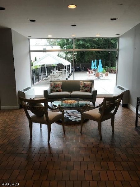 Carlton Towers - Residential