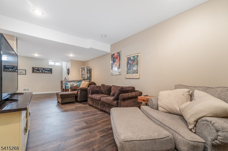 WYNDHAM FARM - Residential