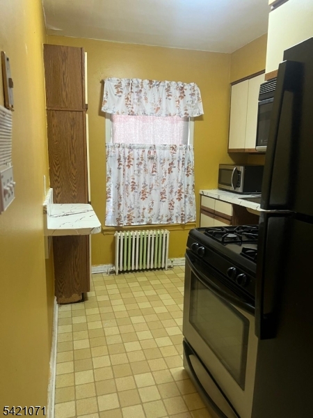 BARRY GARDEN - Residential