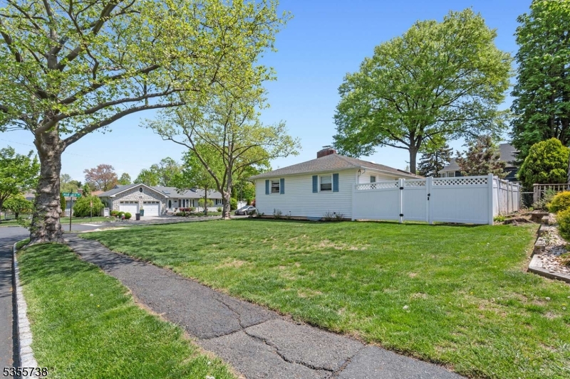 155 Pitt Rd