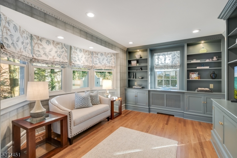 Knollwood - Residential