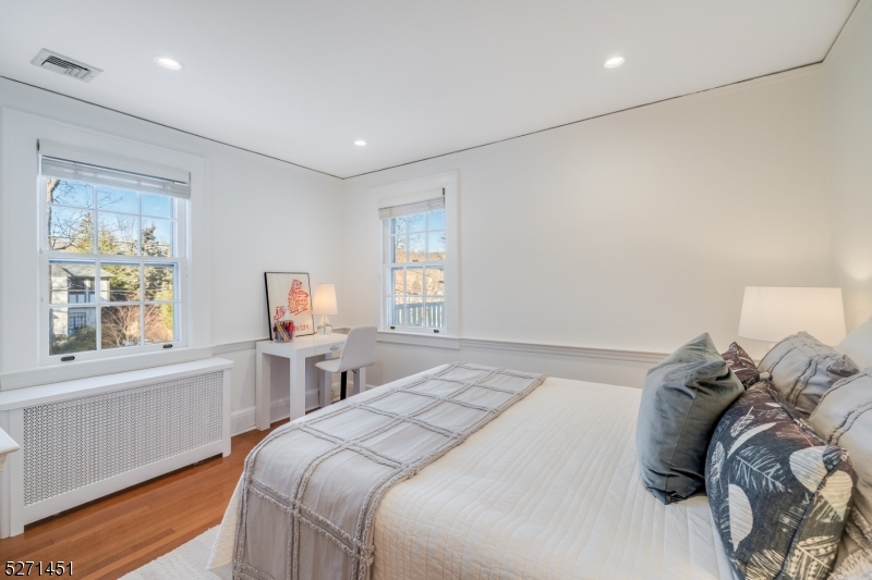 Knollwood - Residential