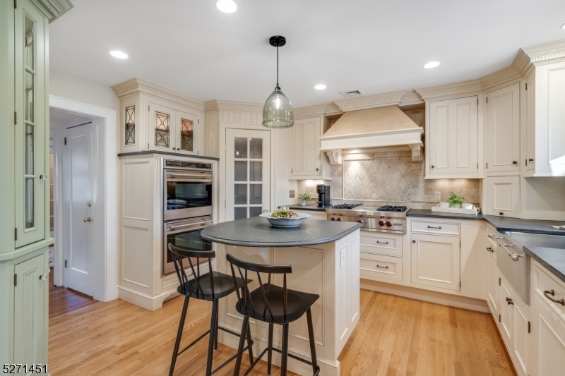 Knollwood - Residential