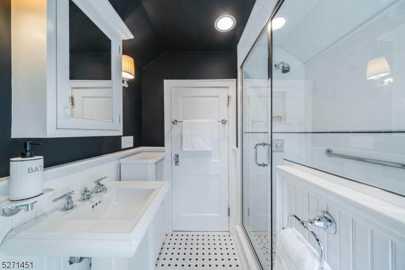 Knollwood - Residential