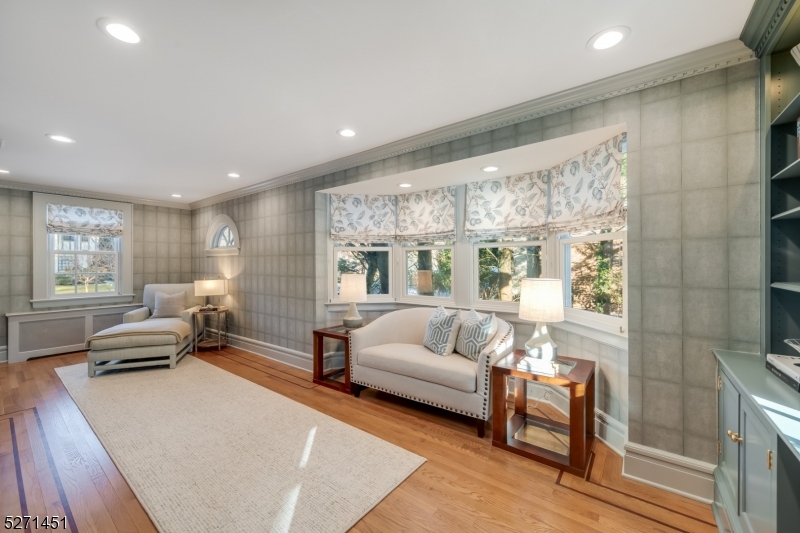 Knollwood - Residential