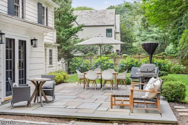 Knollwood - Residential