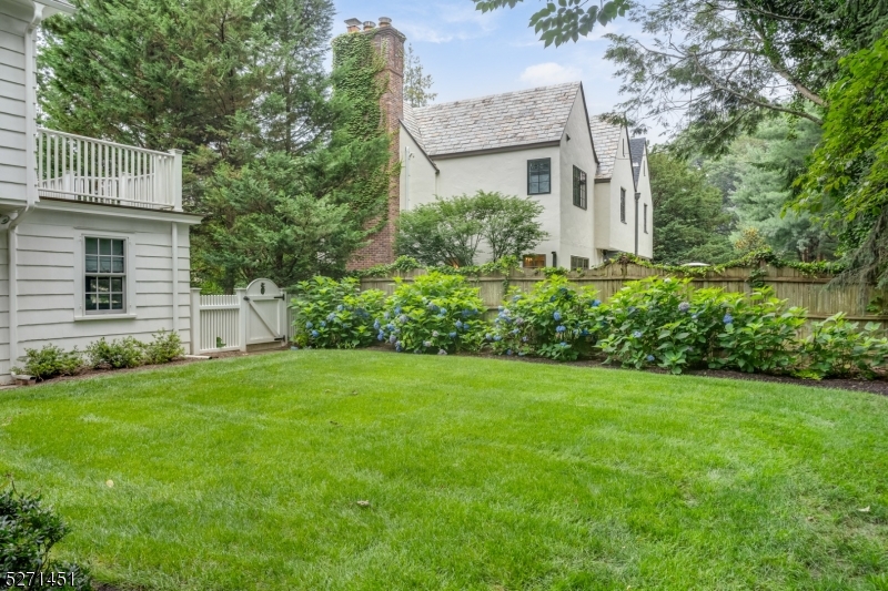 Knollwood - Residential