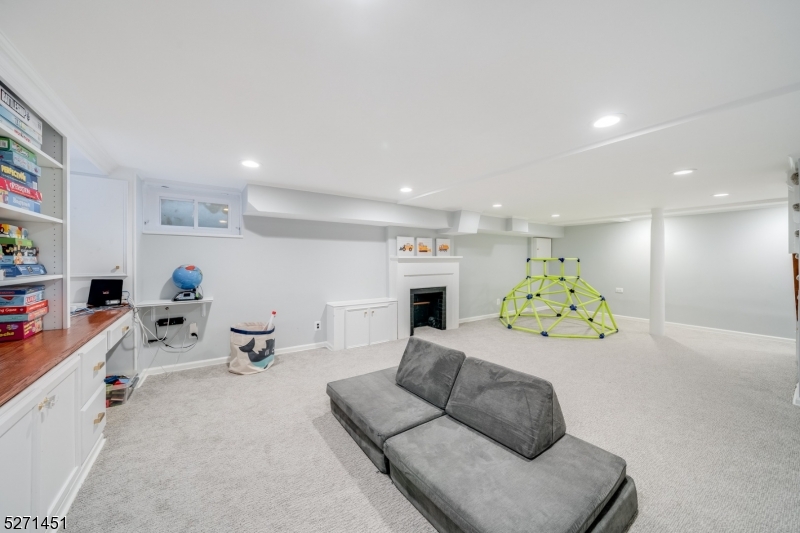 Knollwood - Residential