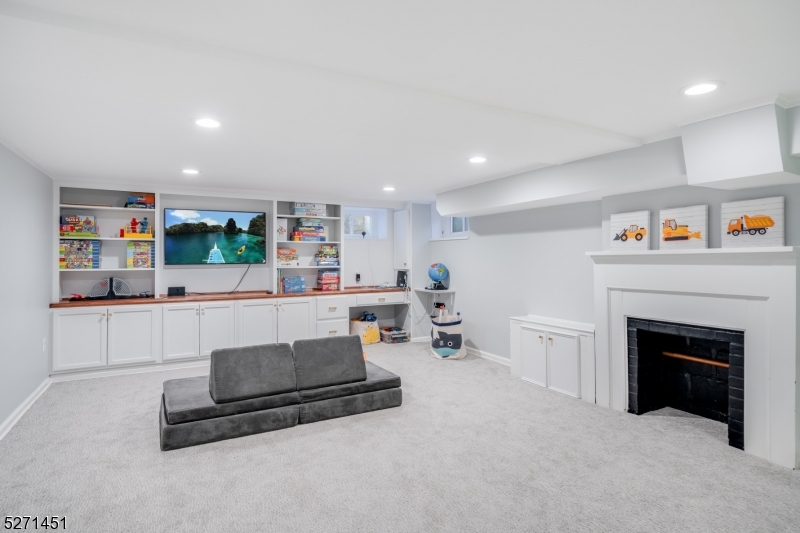 Knollwood - Residential