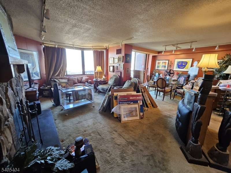 Harmon Cove Towers - Residential