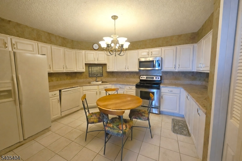 Harmon Cove Towers - Residential