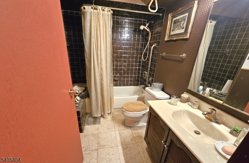 Harmon Cove Towers - Residential