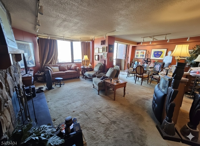 Harmon Cove Towers - Residential