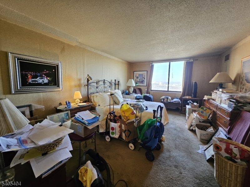 Harmon Cove Towers - Residential